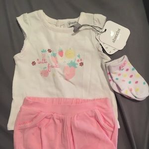 🏝 3 piece infant short set.